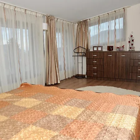 Apartament Ela *